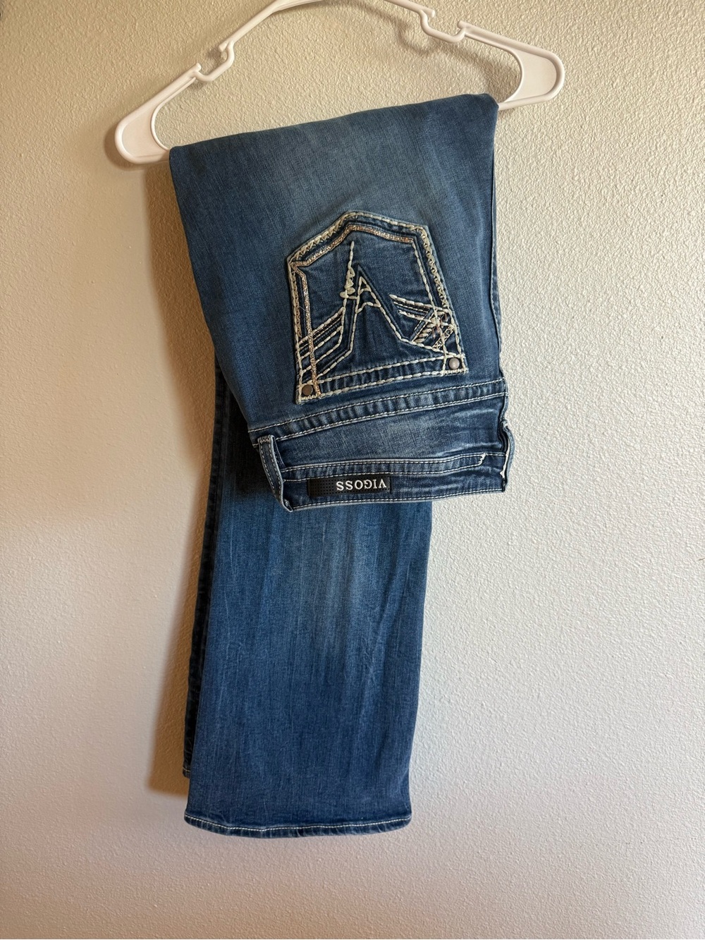 Vigoss Women's Boot Cut Jeans in Medium Blue with Embroidered Pocket